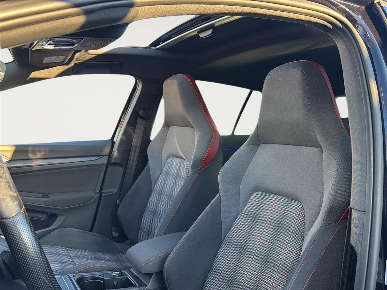 Used 2022 Volkswagen GTI SE image 14