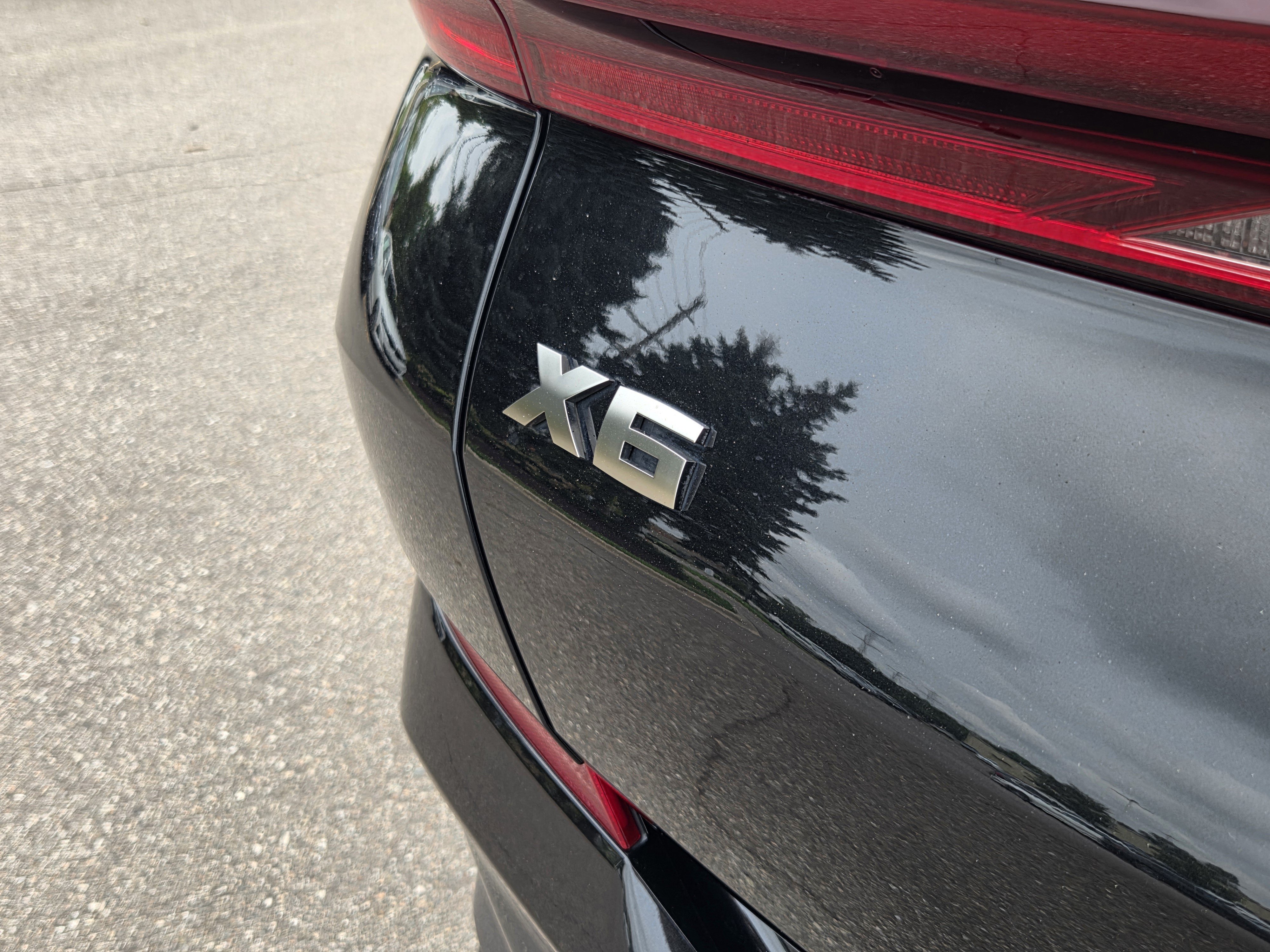 Used 2023 BMW X6 M50i w/ Executive Package AWD/4WD image 39