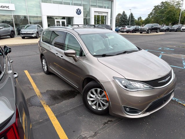 Used 2018 Chrysler Pacifica Touring-L Plus