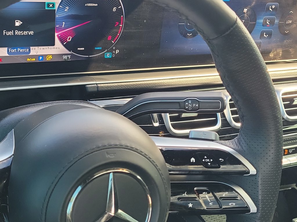 Used 2025 Mercedes-Benz GLS 580 4MATIC image 21