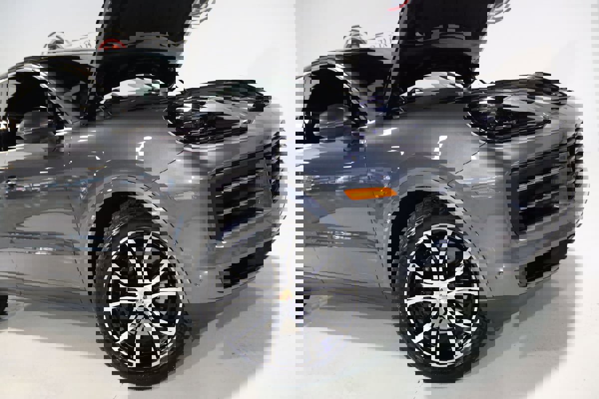 Used 2024 Porsche Cayenne image 82