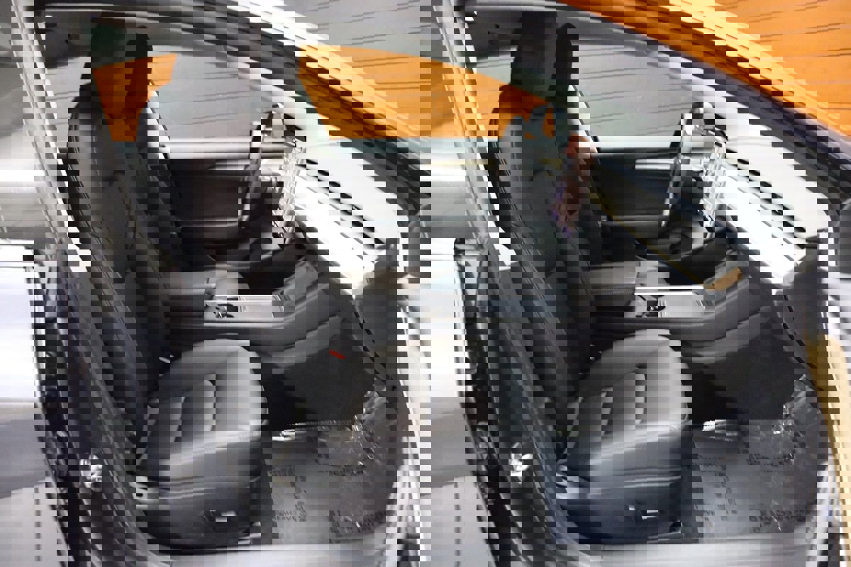 Used 2023 Tesla Model 3 Standard Range image 43