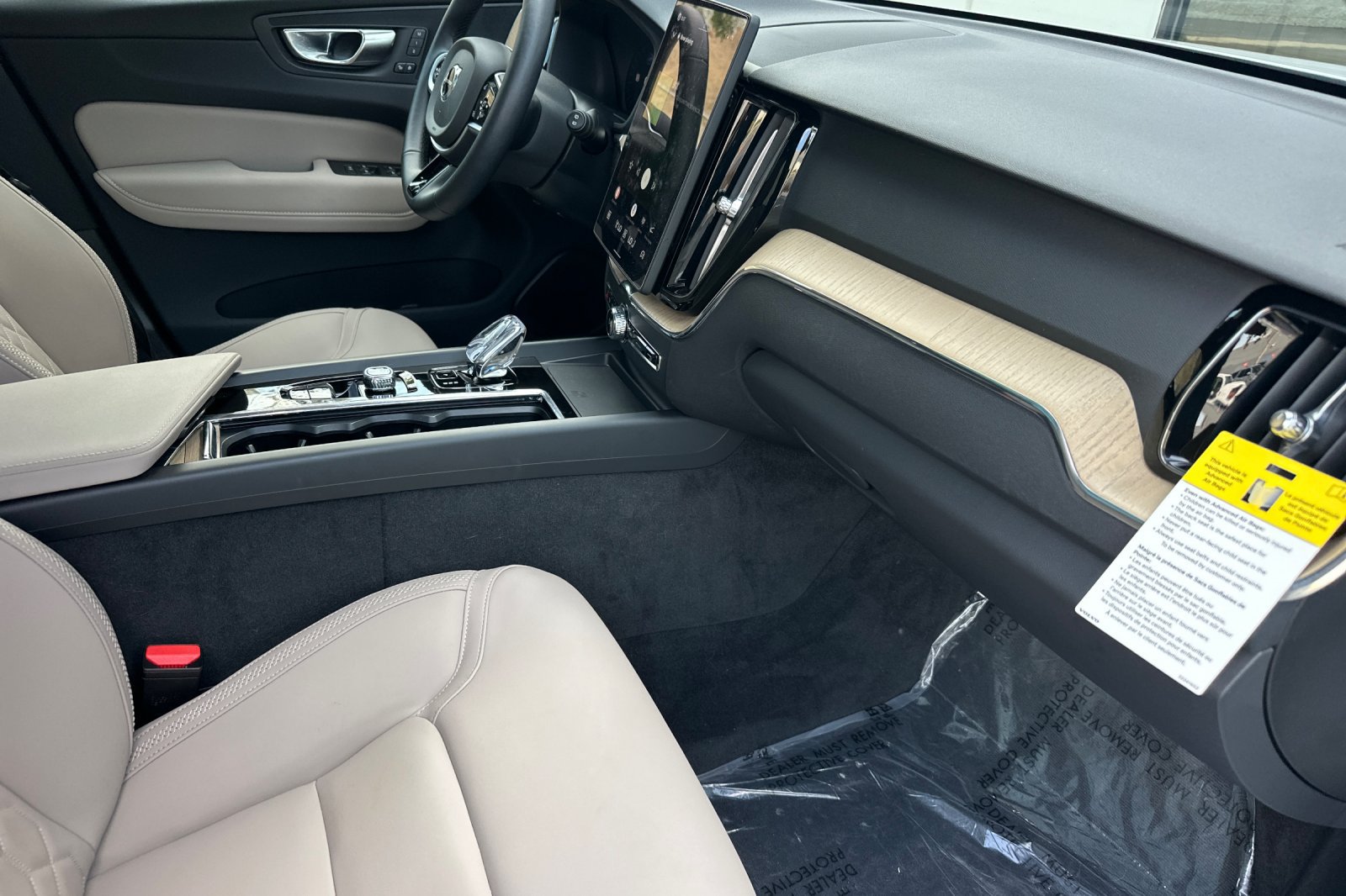 Certified 2026 Volvo XC60 B5 Plus w/ Protection Package Premier AWD/4WD image 19