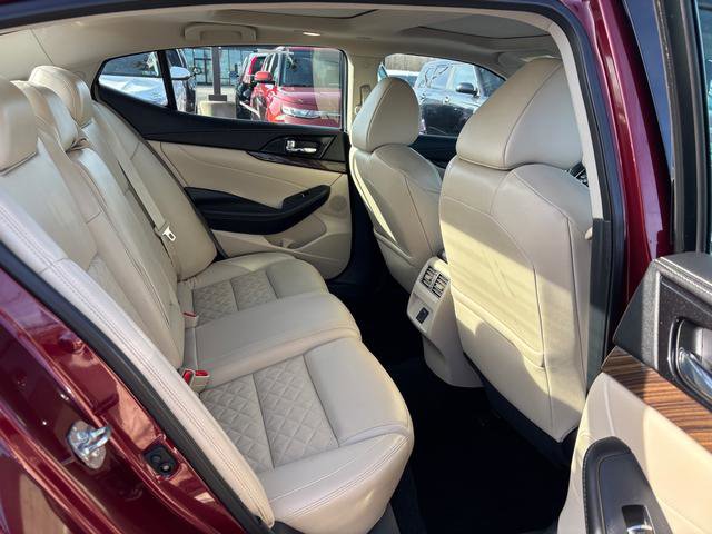 Used 2018 Nissan Maxima Platinum image 13
