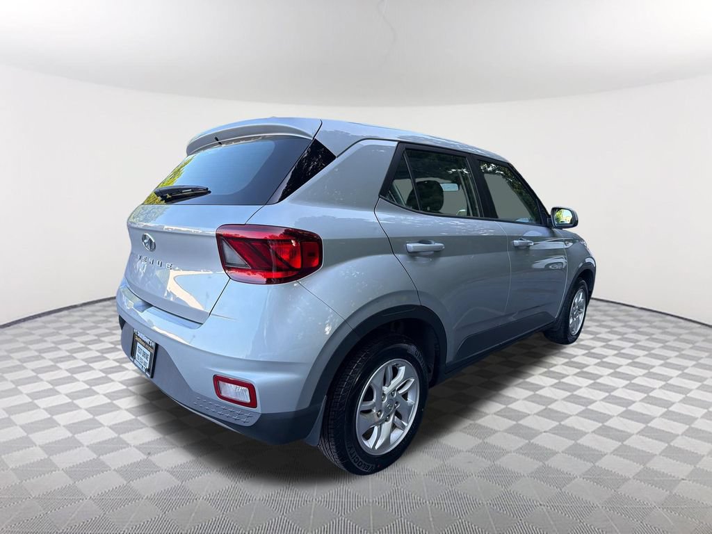 Used 2021 Hyundai Venue SE FWD image 5