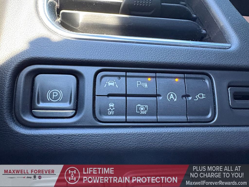 Used 2022 GMC Yukon SLT w/ SLT Premium Package image 12