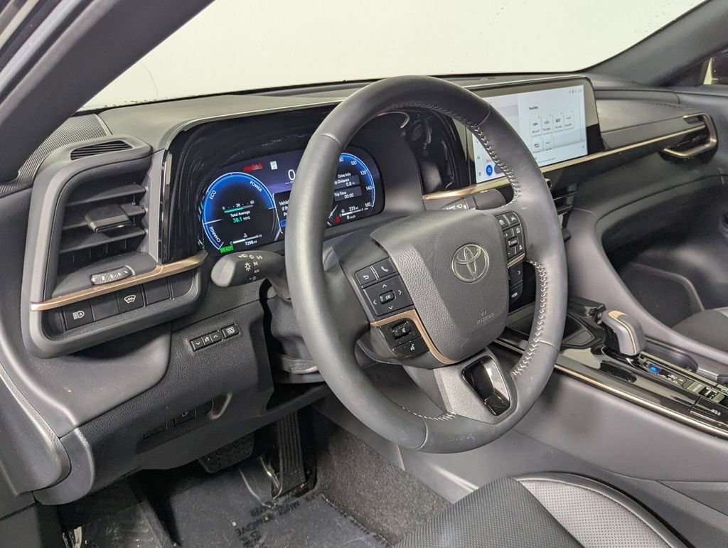 Used 2026 Toyota Crown XLE image 13