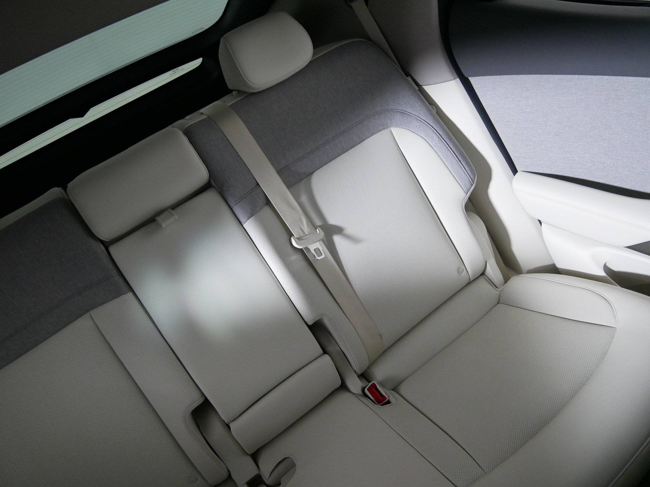 Certified 2025 Genesis GV60 Advanced AWD/4WD image 14
