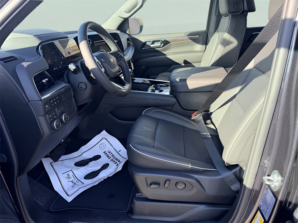 New 2026 Chevrolet Suburban Premier image 14