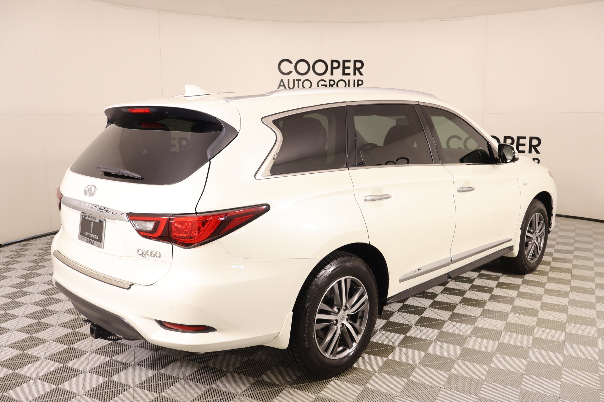 Used 2020 INFINITI QX60 Luxe w/ Essential Package AWD/4WD image 23