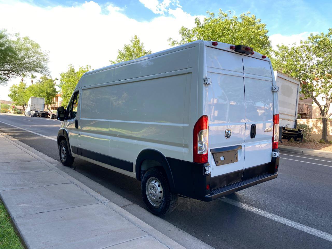 Used 2022 RAM ProMaster 2500 w/ Convenience Group FWD image 11