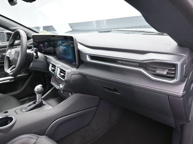 Used 2025 Ford Mustang Premium image 20