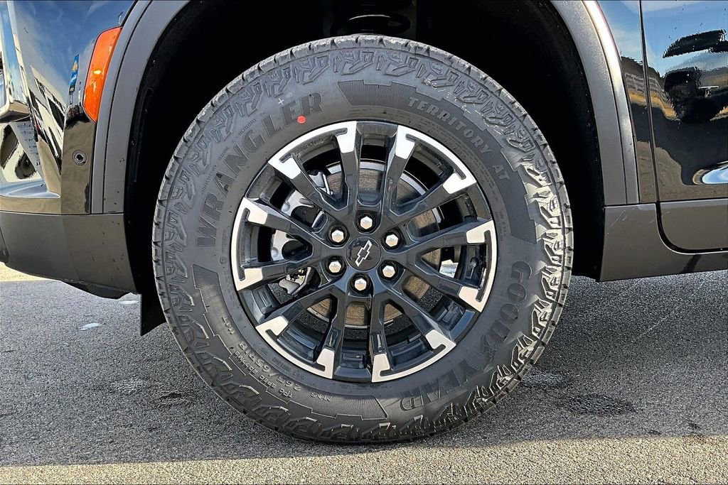 New 2026 Chevrolet Traverse Z71 w/ Enhanced Driving Package image 12