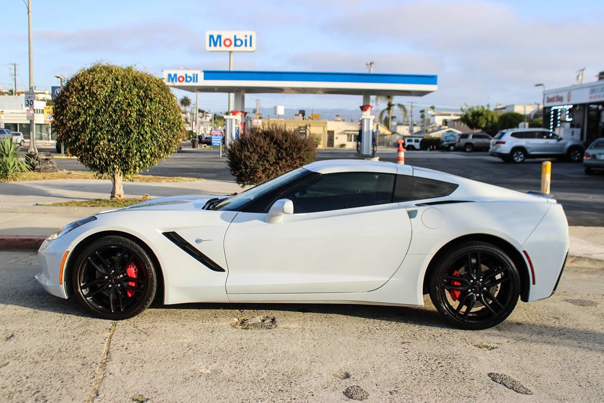 Used 2019 Chevrolet Corvette Stingray Coupe w/ 1LT RWD image 41
