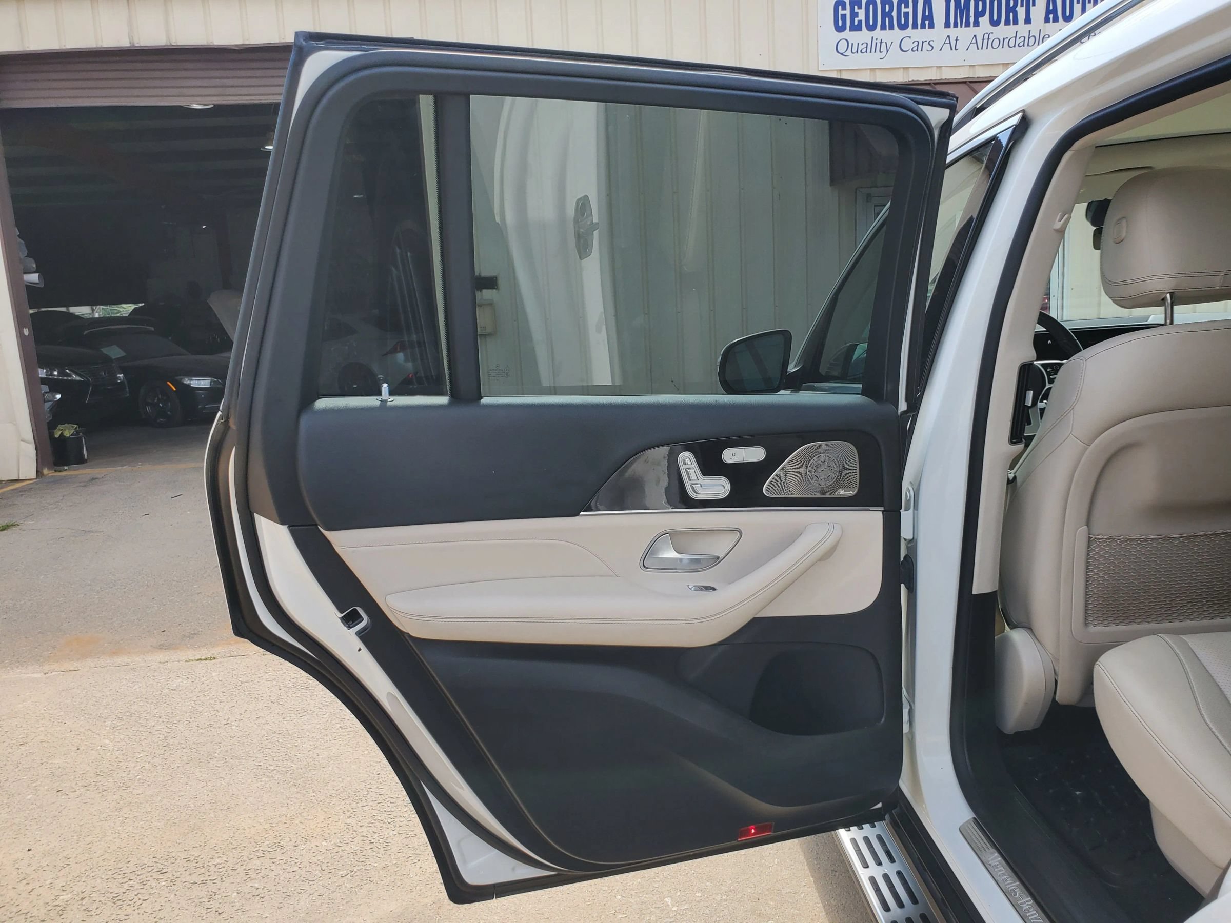 Used 2022 Mercedes-Benz GLS 450 4MATIC image 28