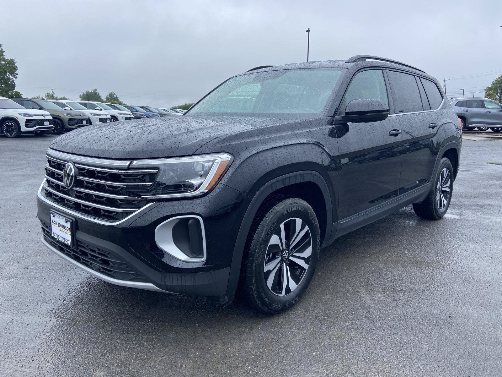 Used 2026 Volkswagen Atlas SE AWD/4WD image 3