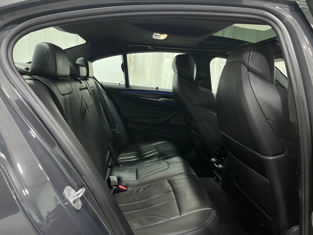 Used 2021 BMW M5 w/ Executive Package image 33