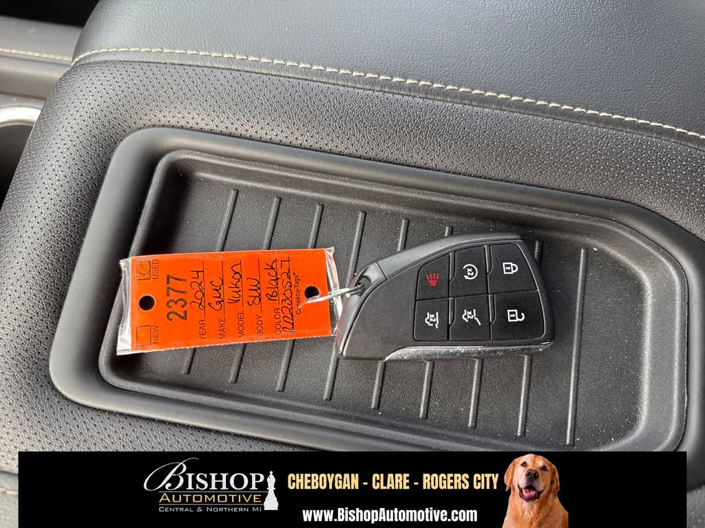 Used 2024 GMC Yukon XL SLT AWD/4WD image 8