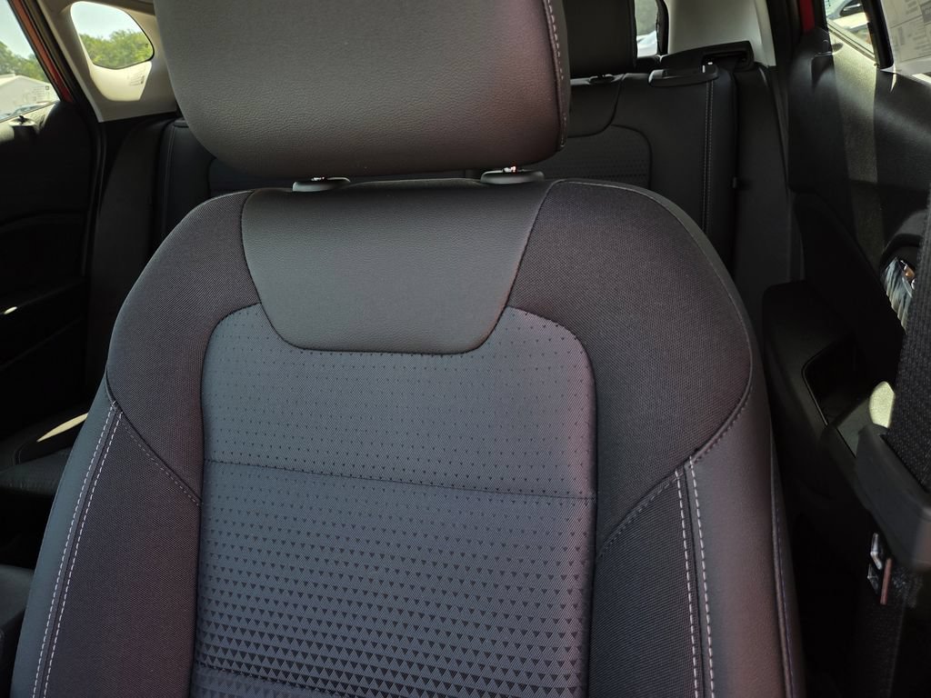 New 2026 Chevrolet Trax LT w/ LT Convenience Package FWD image 16