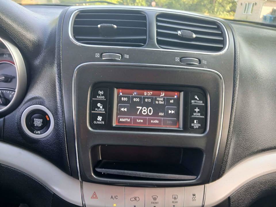 Used 2019 Dodge Journey SE w/ Blacktop Package FWD image 17