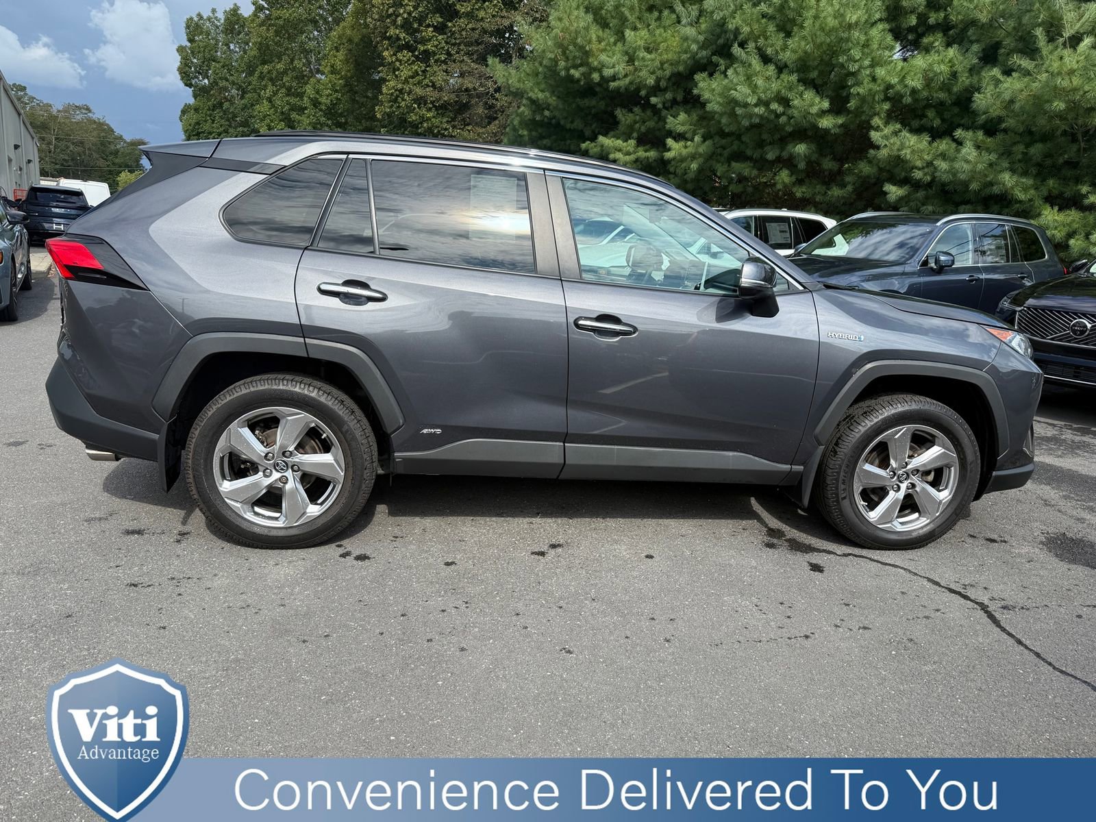 Used 2019 Toyota RAV4 Limited image 9