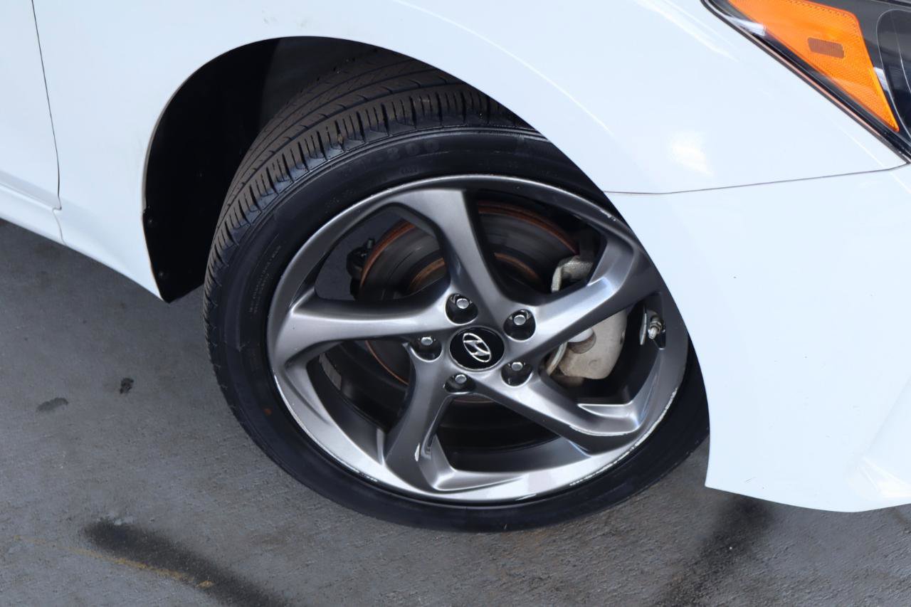 Used 2020 Hyundai Veloster 2.0 FWD image 3