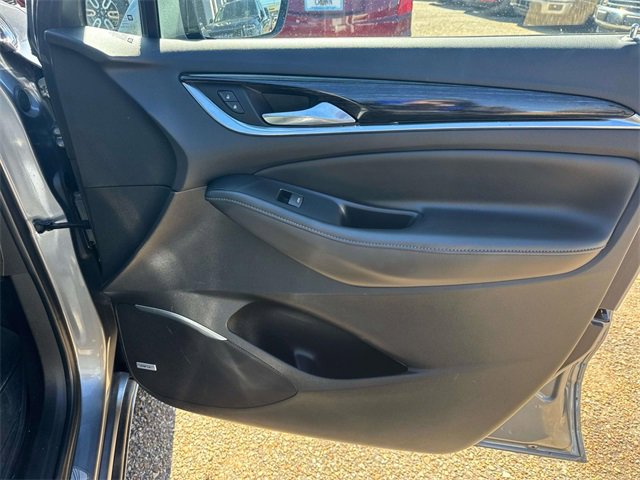 Used 2021 Buick Enclave Avenir w/ Avenir Technology Package image 18