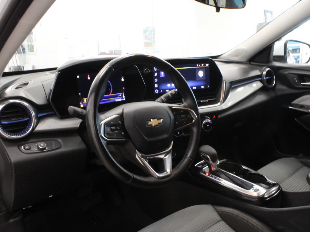 Used 2025 Chevrolet Trax LT w/ Driver Confidence Package FWD image 15
