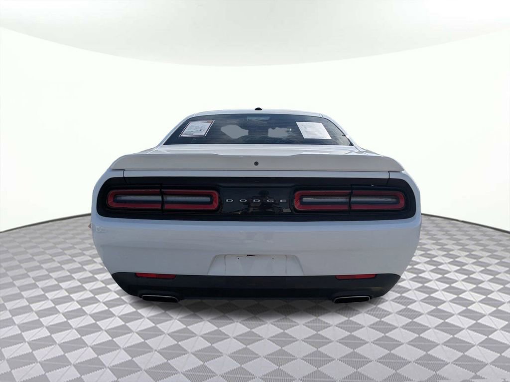 Used 2020 Dodge Challenger SXT image 4