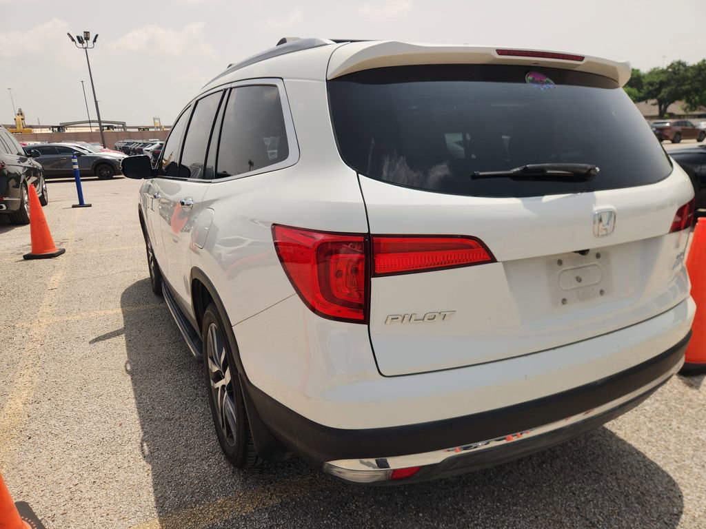 Used 2017 Honda Pilot Elite image 4