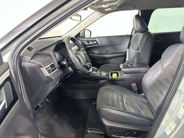 Used 2023 Mitsubishi Outlander SE image 11