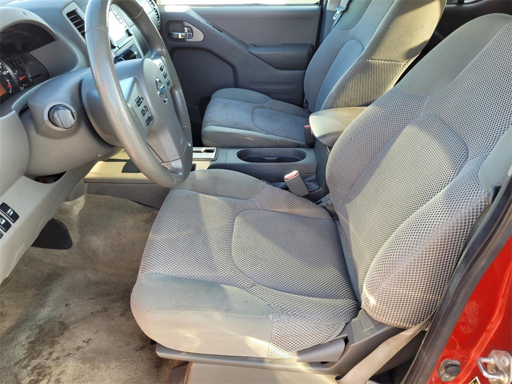 Used 2016 Nissan Frontier SV image 25