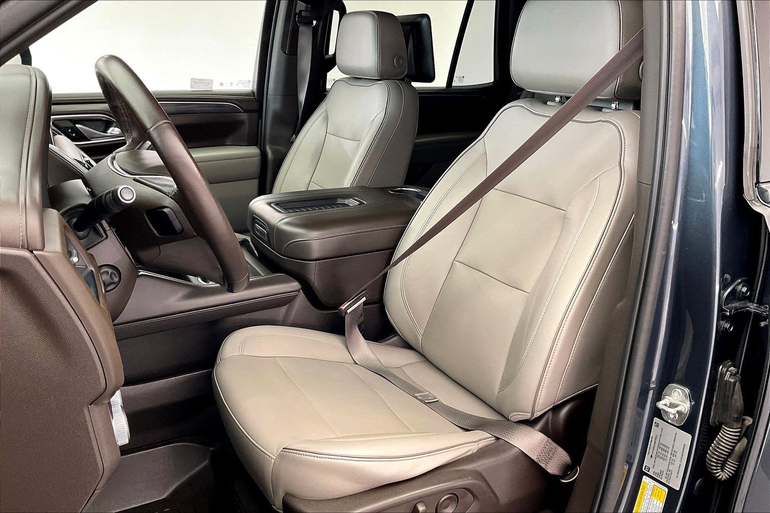 Used 2021 GMC Yukon SLT w/ SLT Premium Package AWD/4WD image 17