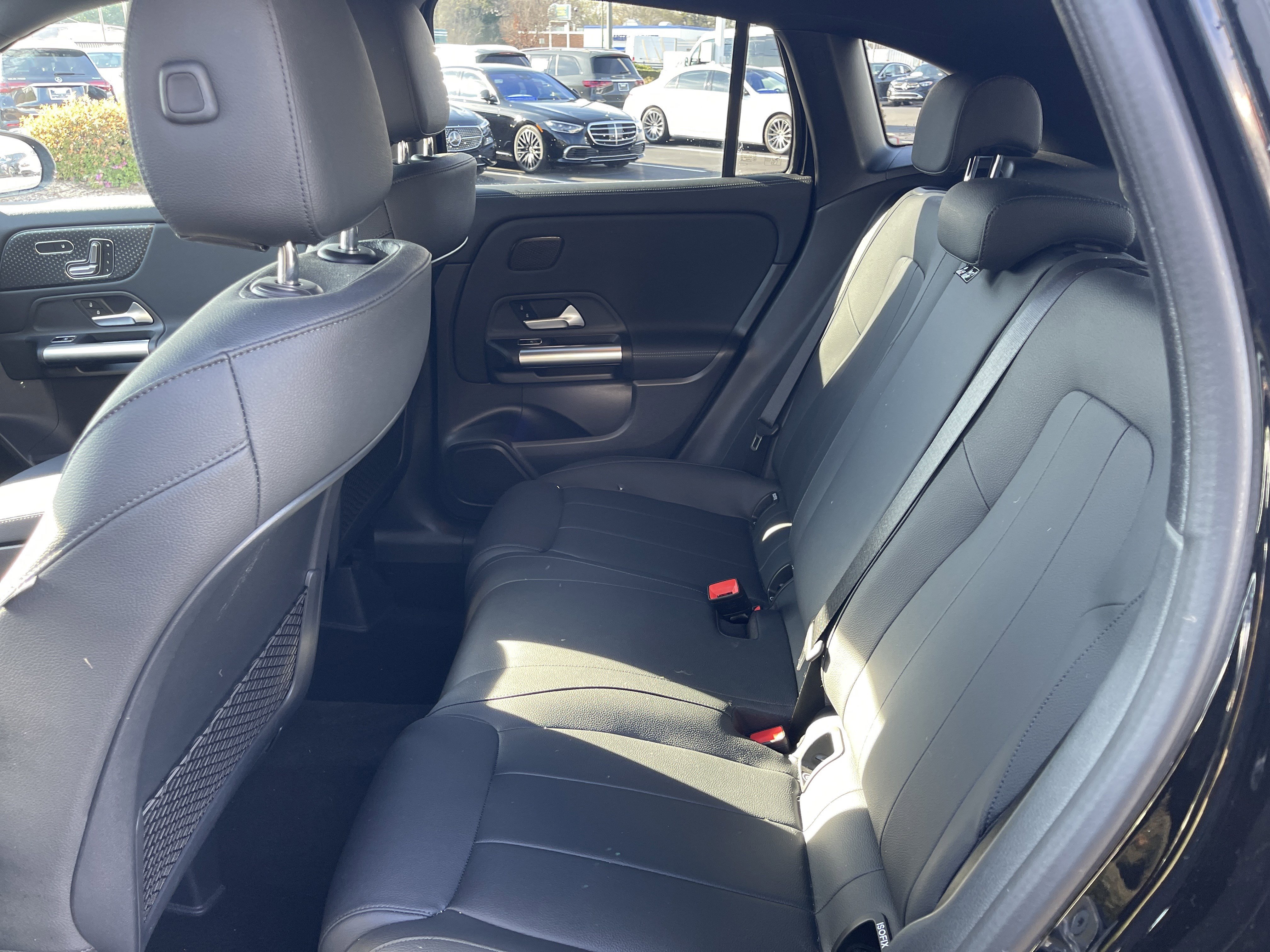 Certified 2025 Mercedes-Benz GLA 250 4MATIC w/ Driver Assistance Package image 33