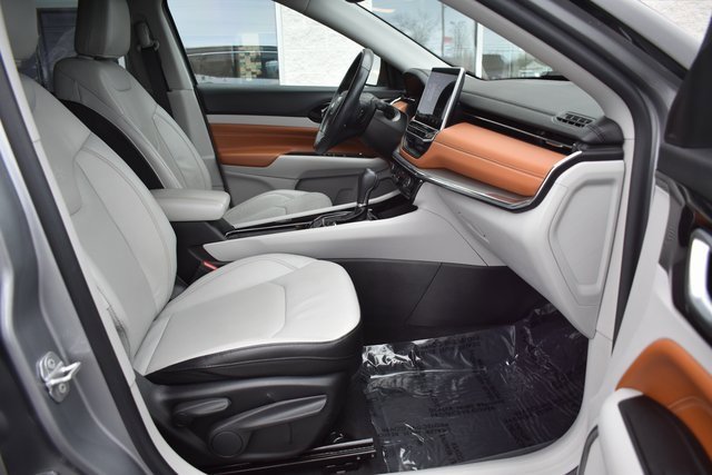 Used 2022 Jeep Compass Limited image 37