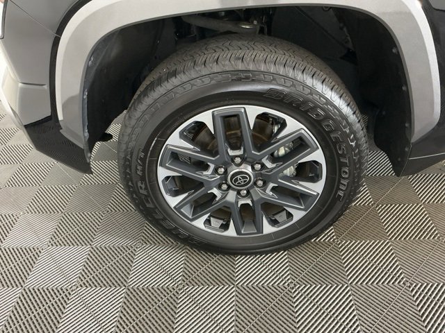 Used 2024 Toyota Tundra Limited image 31