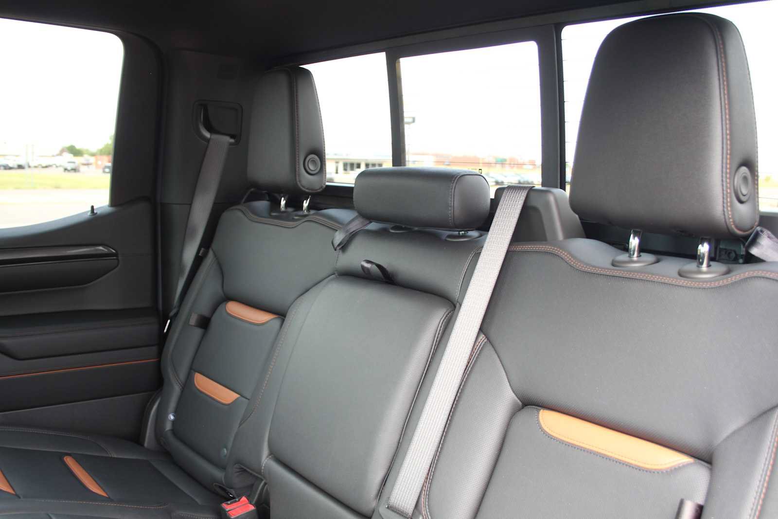 Used 2024 GMC Sierra 1500 AT4 w/ AT4 Premium Package AWD/4WD image 28