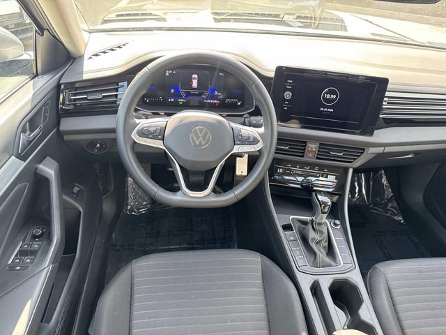 Certified 2025 Volkswagen Jetta S image 8