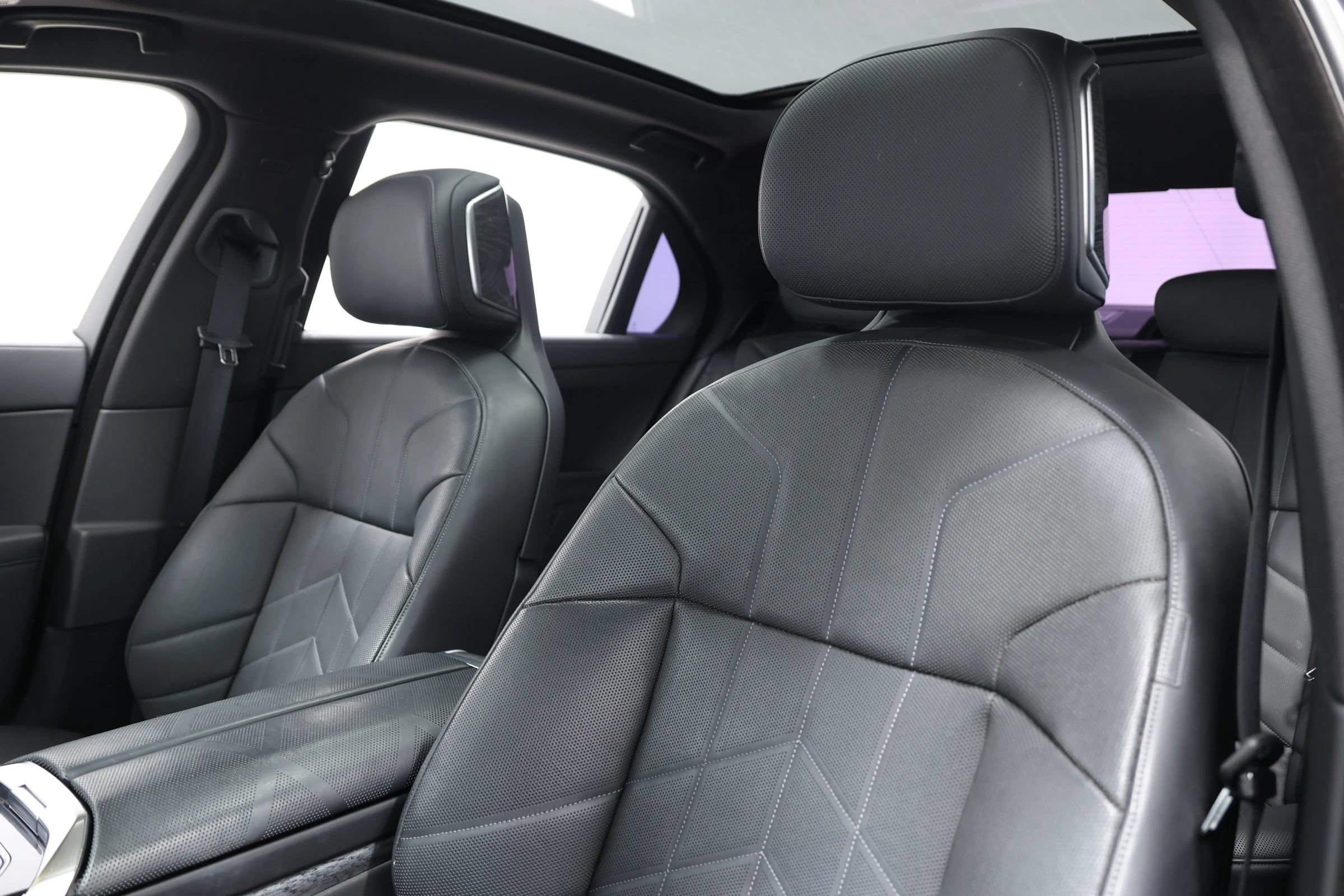 Used 2023 BMW 740i RWD image 18