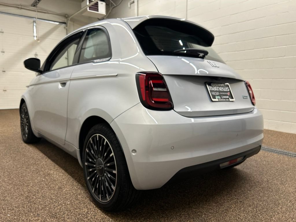 Used 2024 FIAT 500 e w/ Quick Order Package 21S LA FWD image 4