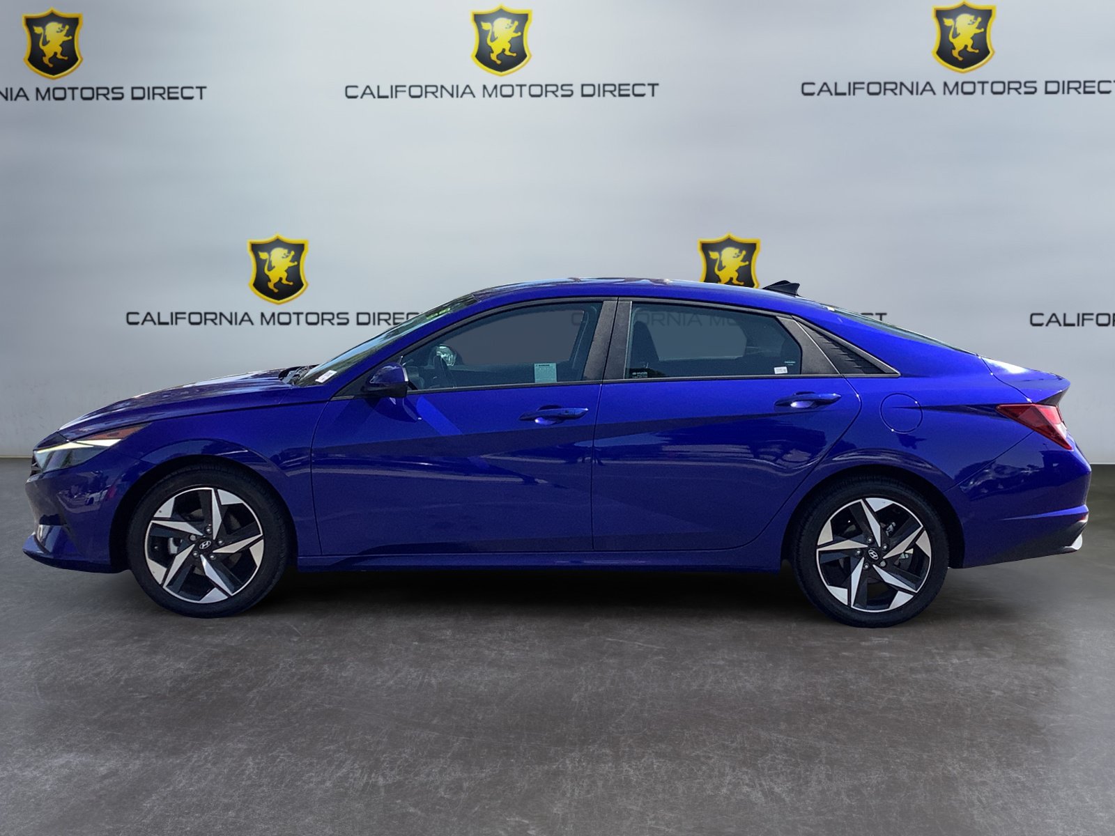 Used 2023 Hyundai Elantra SEL w/ Convenience Package FWD image 2