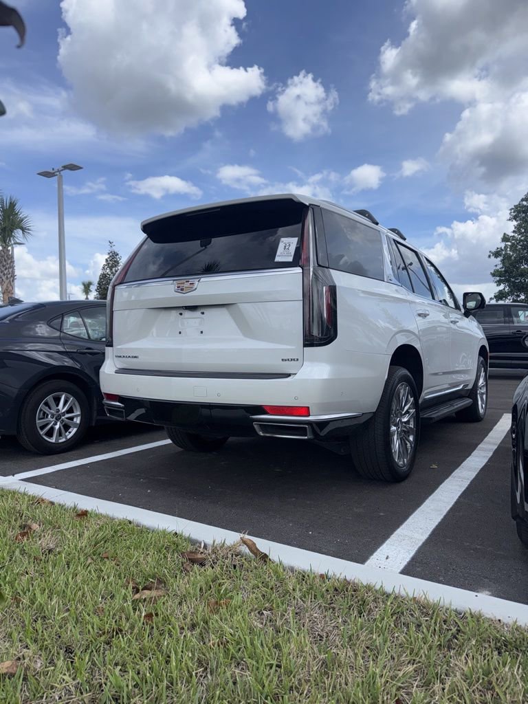 Used 2023 Cadillac Escalade Premium Luxury image 4