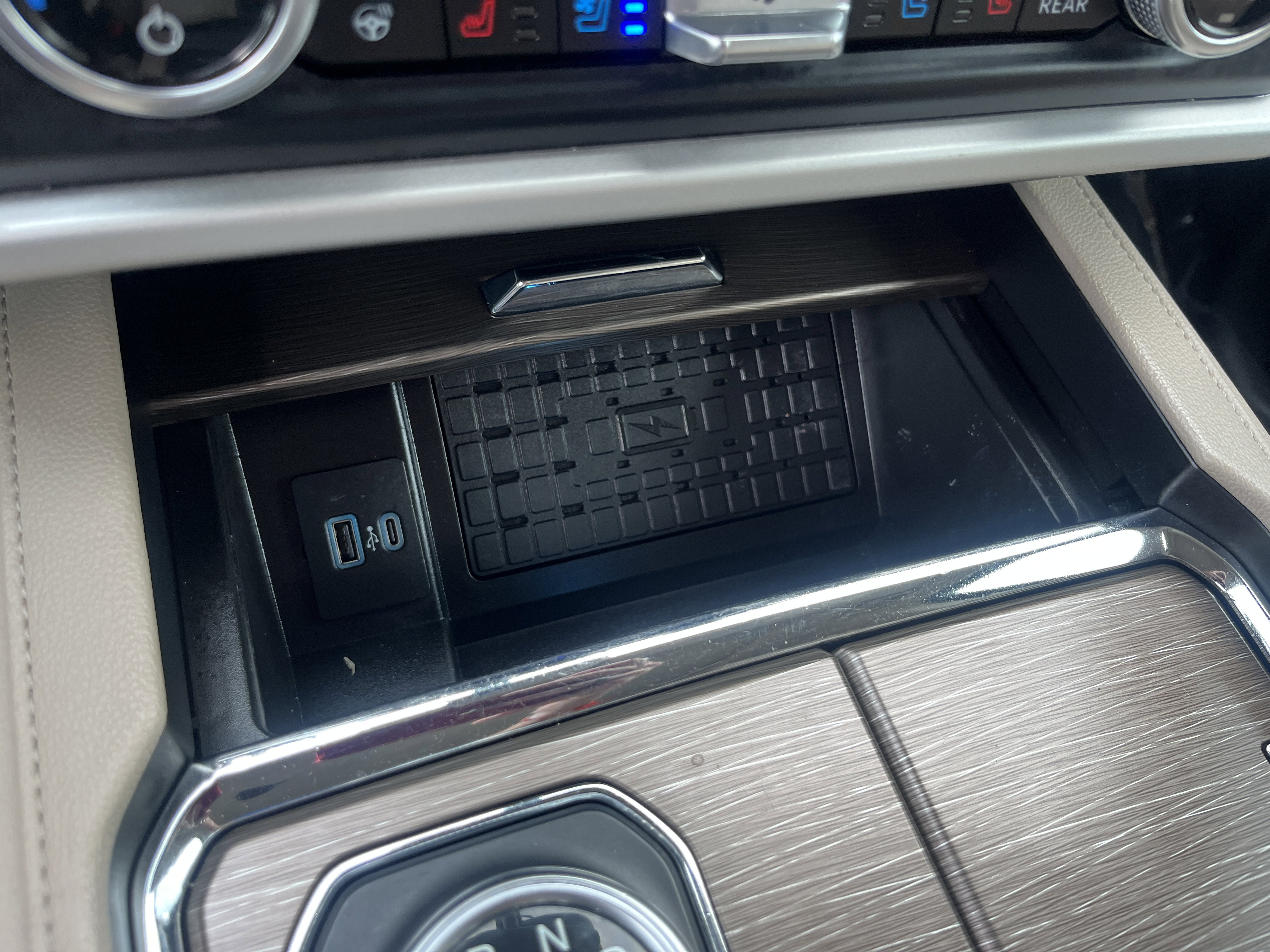 Used 2024 Ford Expedition Max Limited AWD/4WD image 28