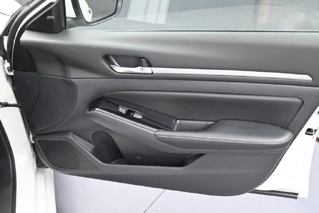 Used 2023 Nissan Altima 2.5 SV FWD image 26