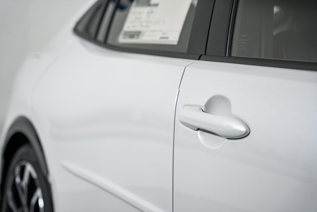 New 2026 Toyota Prius Plug-In Hybrid image 15