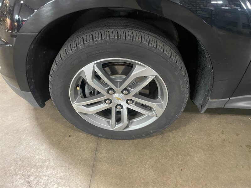 Used 2016 Chevrolet Equinox LTZ w/ Enhanced Convenience Package AWD/4WD image 23