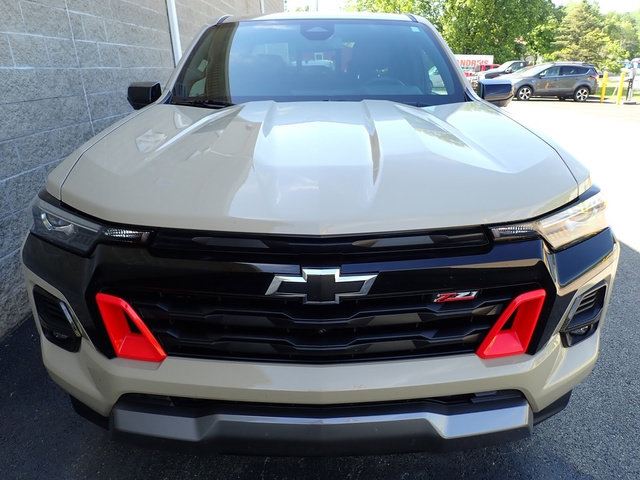 Used 2023 Chevrolet Colorado Z71 w/ Z71 Convenience Package 2 AWD/4WD image 5