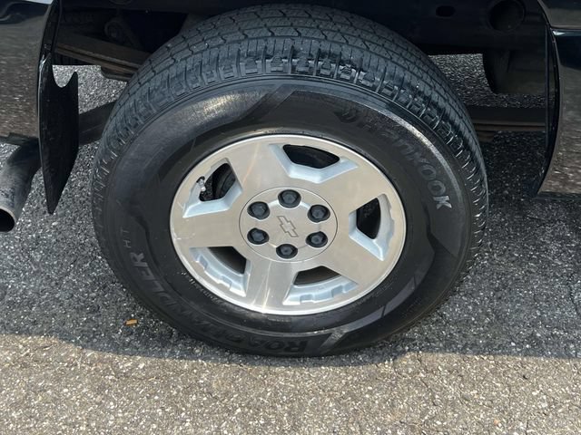 Used 2007 Chevrolet Silverado 1500 LT w/ Extended Cab Value Package AWD/4WD image 7
