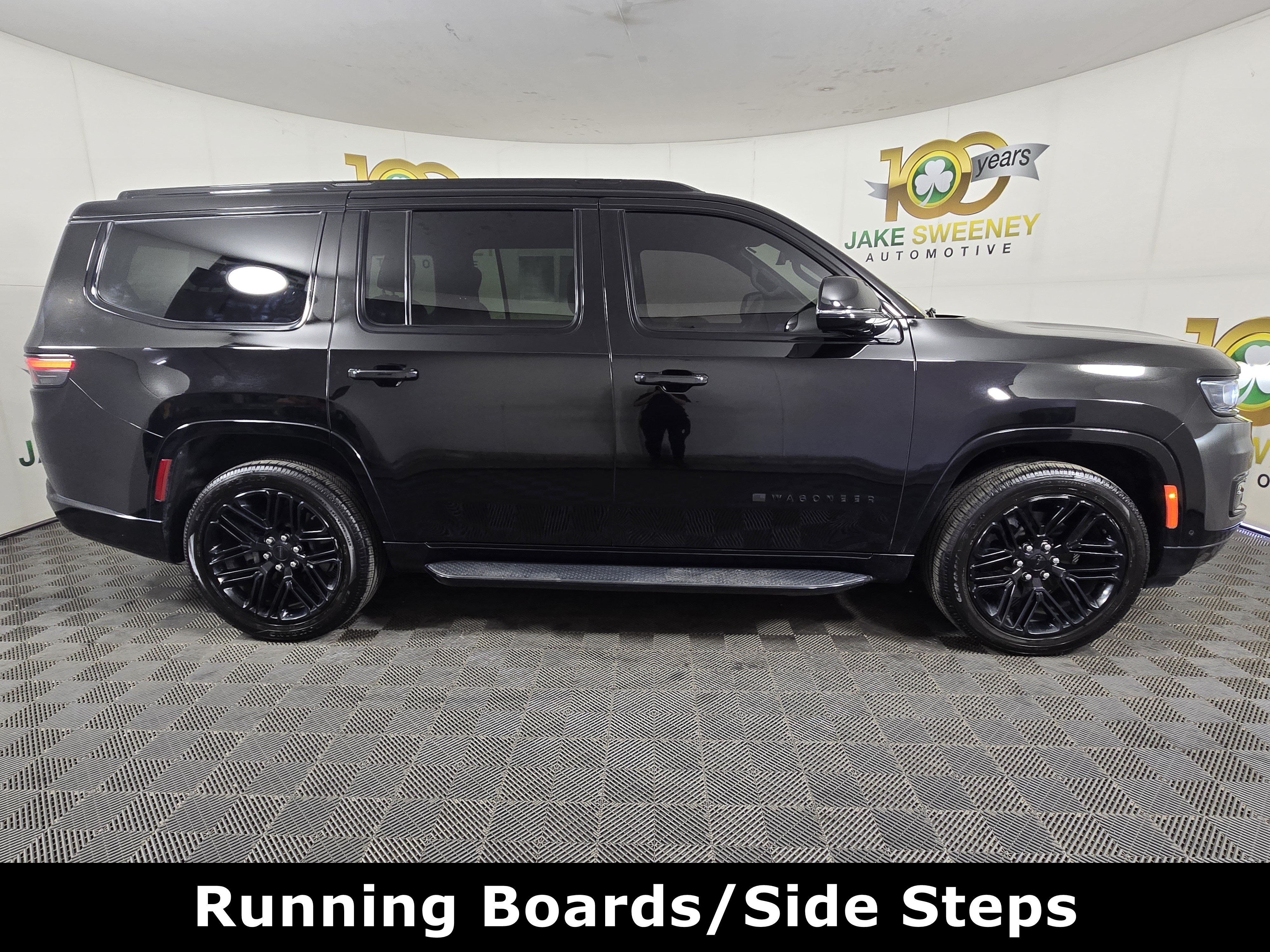 Used 2023 Jeep Wagoneer Series II AWD/4WD image 11
