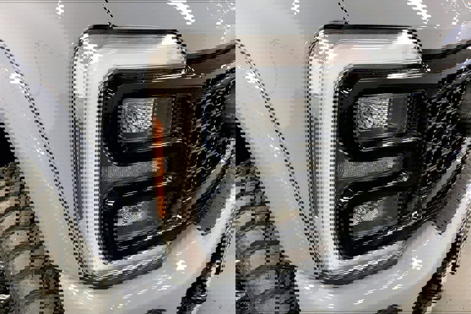 New 2026 Ford F250 Lariat w/ Black Appearance Package image 13